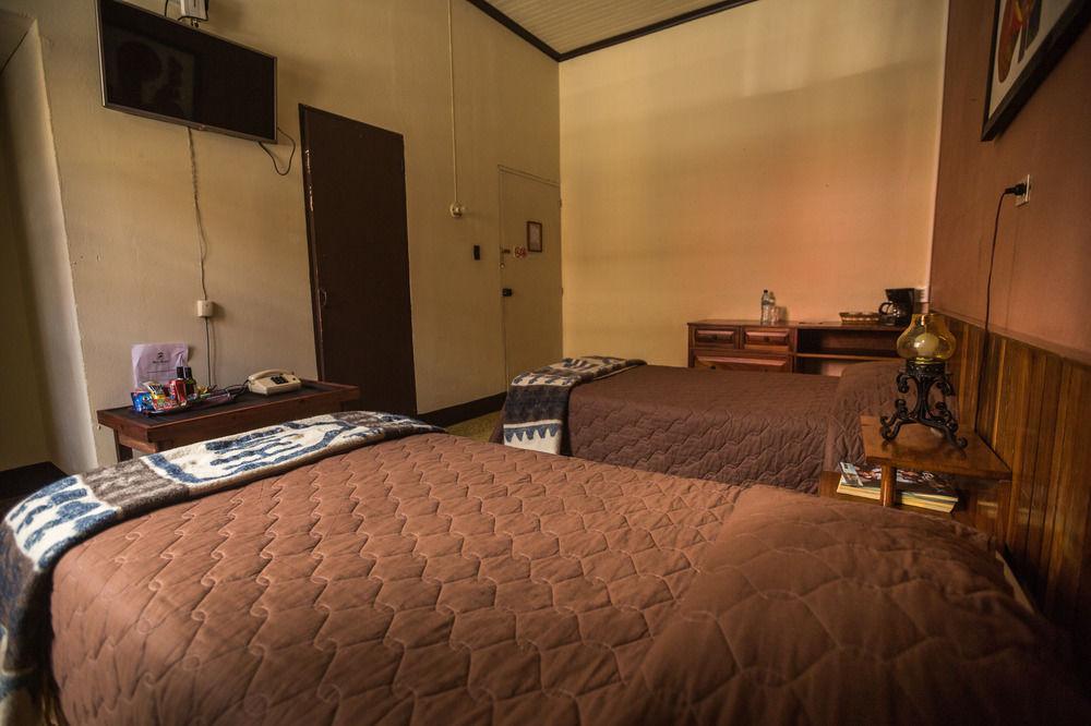 קצאלטננגו Hotel Modelo מראה חיצוני תמונה