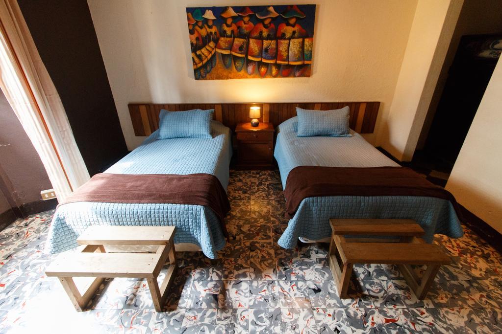 קצאלטננגו Hotel Modelo חדר תמונה