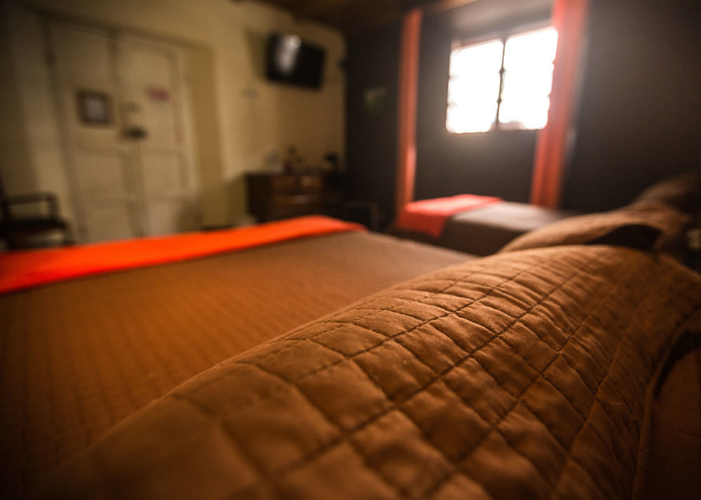 קצאלטננגו Hotel Modelo מראה חיצוני תמונה