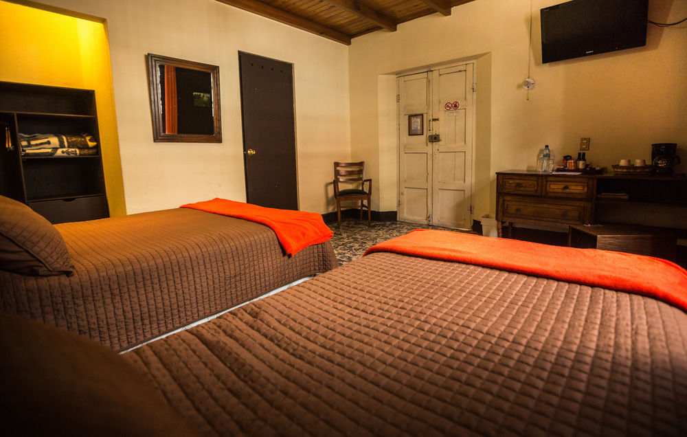 קצאלטננגו Hotel Modelo מראה חיצוני תמונה