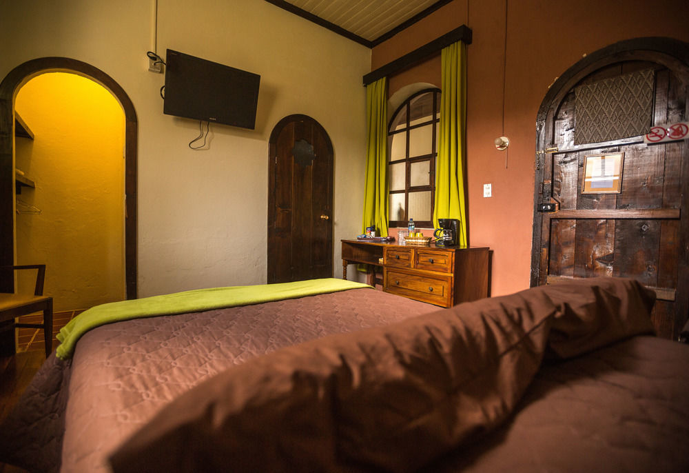 קצאלטננגו Hotel Modelo מראה חיצוני תמונה